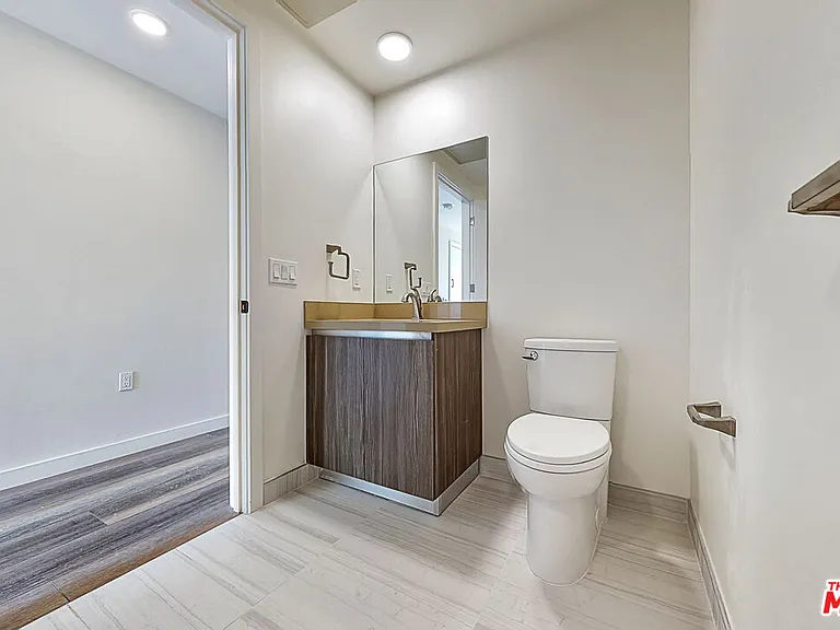 1070 S Bedford St #205 — Photo 26