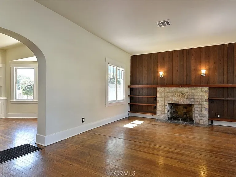 470 W Center St — Photo 5