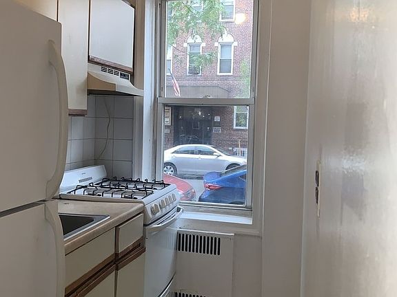 3rd image of 11420 Queens Blvd APT A3