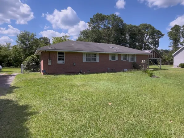 103 Alexander Street, Elizabethtown, NC 28337