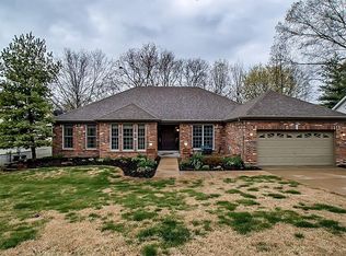 2906 Finestown Rd, Saint Louis, MO 63129