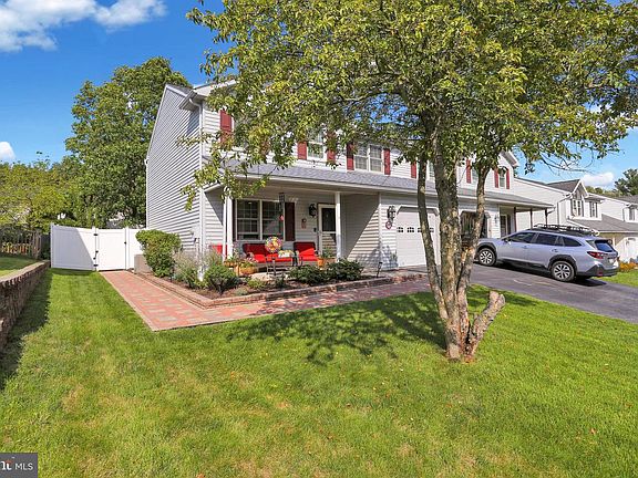 2nd image of 6125 Pond View Dr