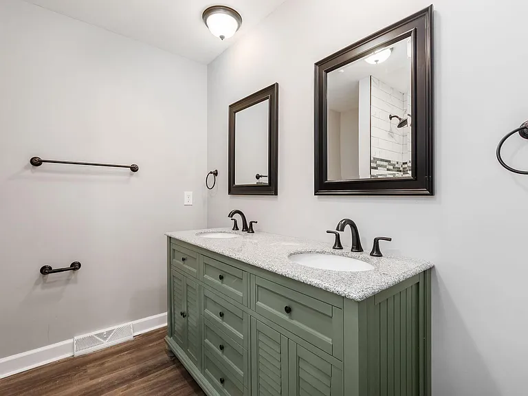 2652 Maplewood Dr — Photo 21