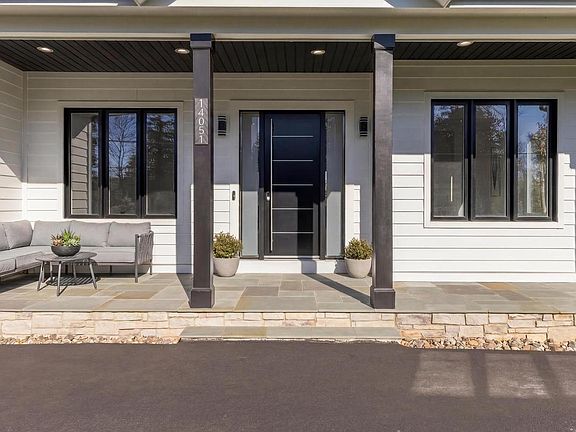 3rd image of 14051 Esworthy Rd