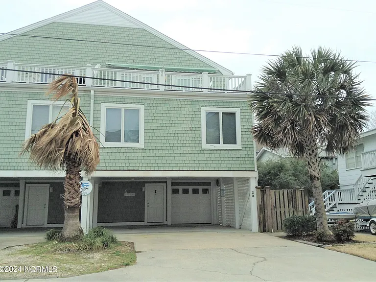2 Crane St #A — Photo 1
