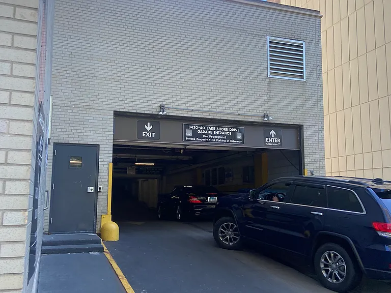 3430 N Lakeshore Dr #5K — Photo 7