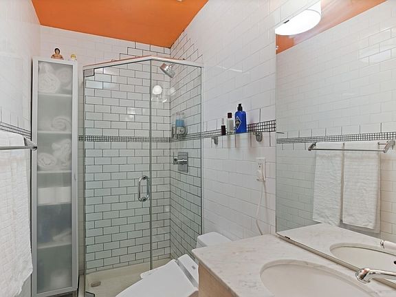 4th image of 1735 Caton Ave APT 4B