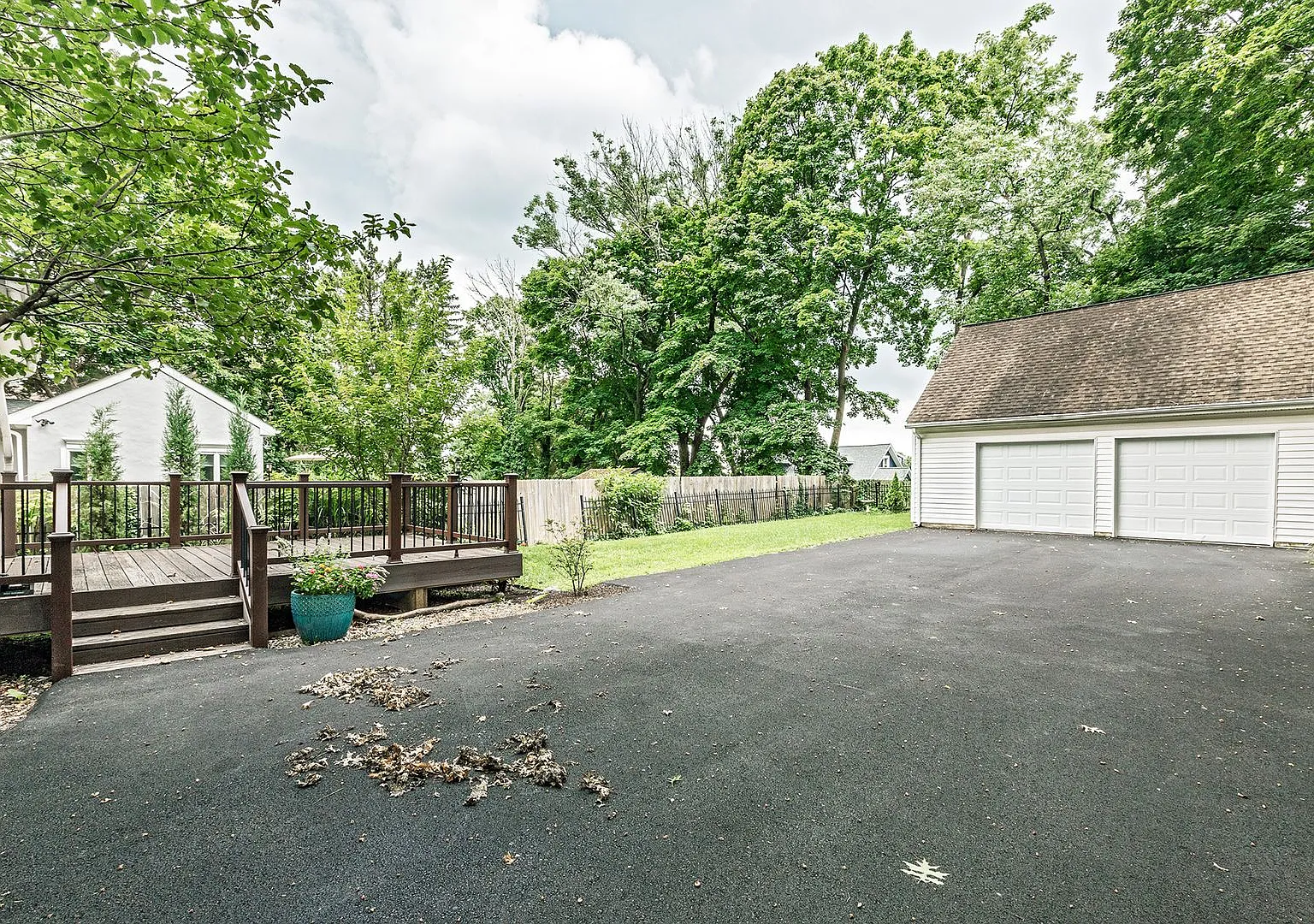 North Wilmington home - 3 bedroom, 1.5 bath with detached garage — Photo 4