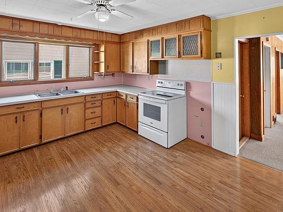 3rd image of 205 Bowdoin Street