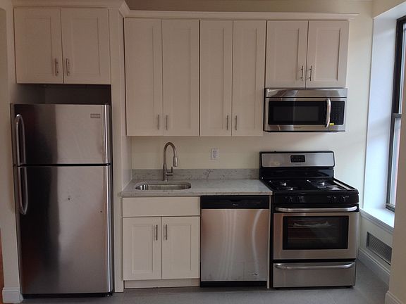 4th image of 2259 7th Ave APT 4W