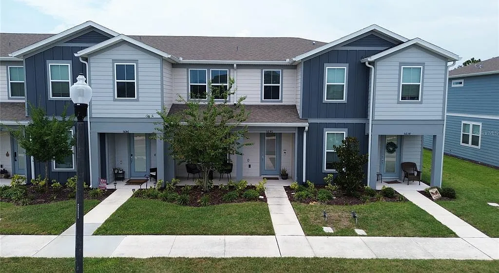 3 bed, 2.5 bath, 1652 sqft, $2,600 — Photo 1