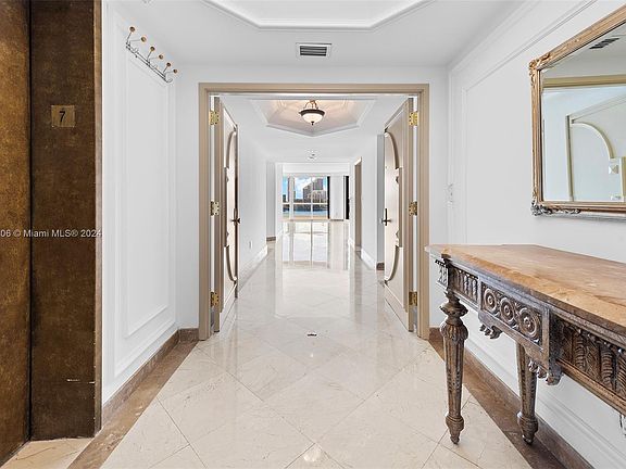 4th image of 2600 Island Blvd APT 701