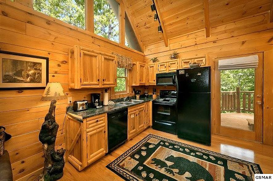 2nd image of 1708 Azalea Cir