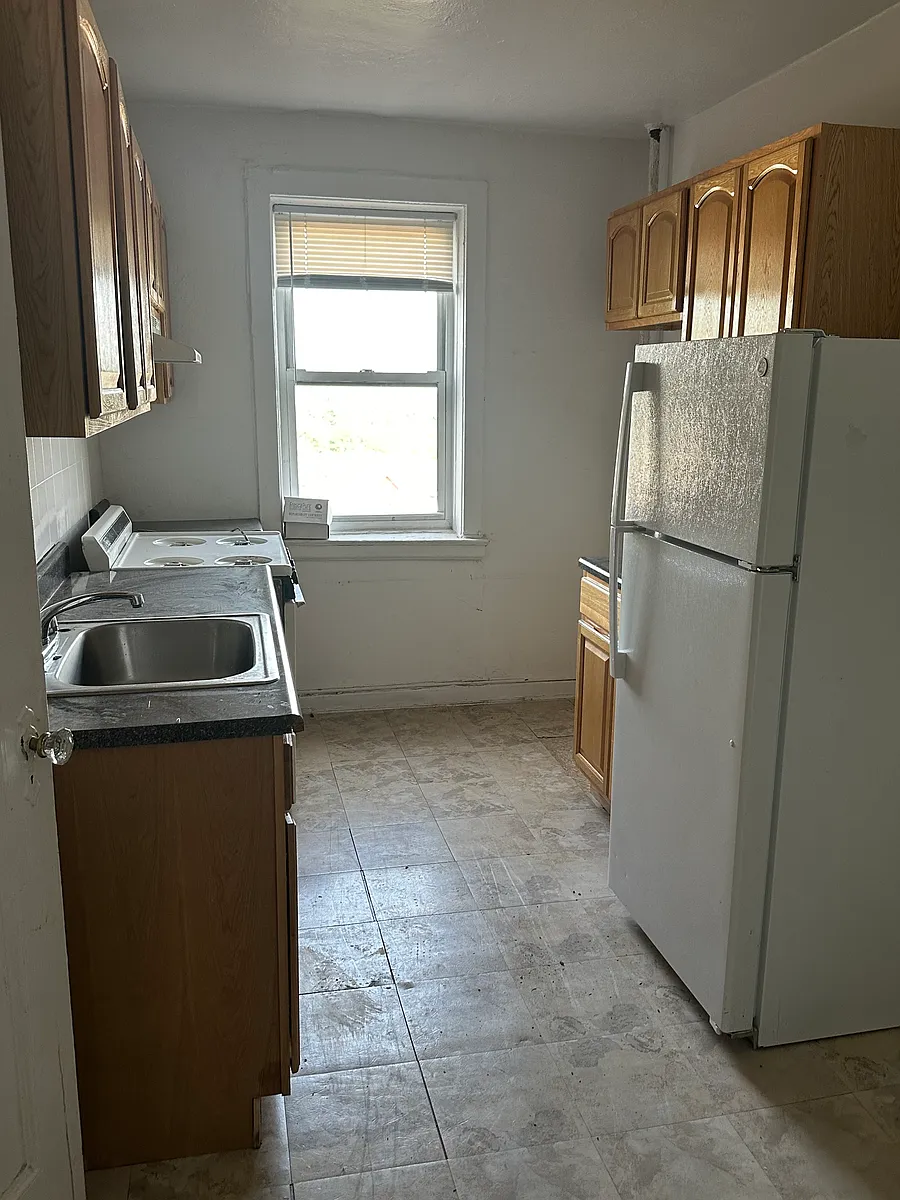 Photo 2 of 14 - 42 Park Ave #C51 - Yonkers, NY Building Photo - 42 Park Ave #C51