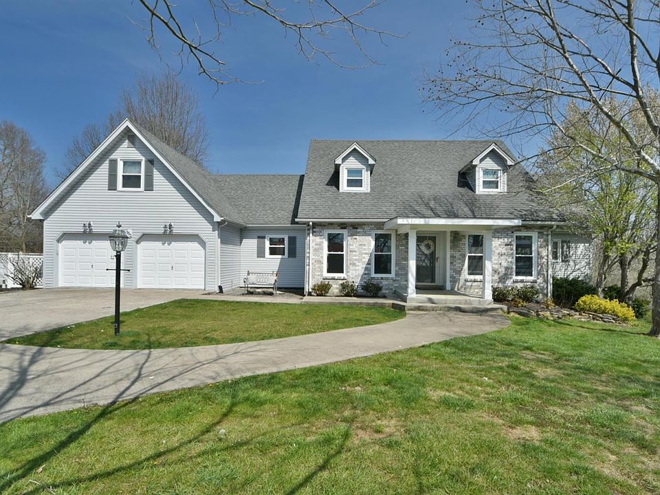 1st image of 153 Redwood Dr