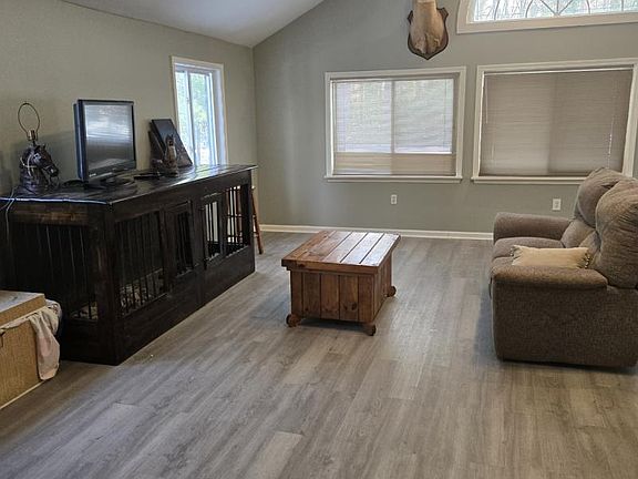 3rd image of 4247 N Racoon Trl