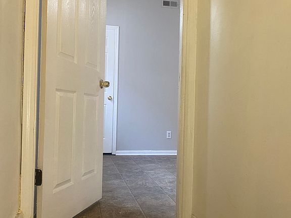 4th image of 6030-6032 Etzel Ave #A