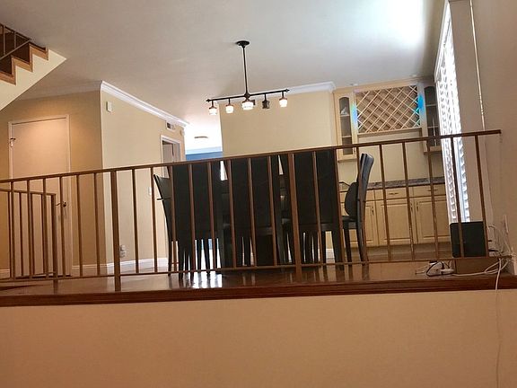 4th image of 17807 Devonshire St Unit 4