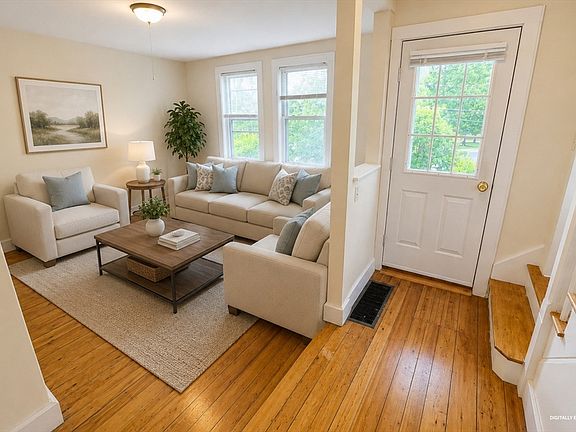 4th image of 23 Lexington St #23