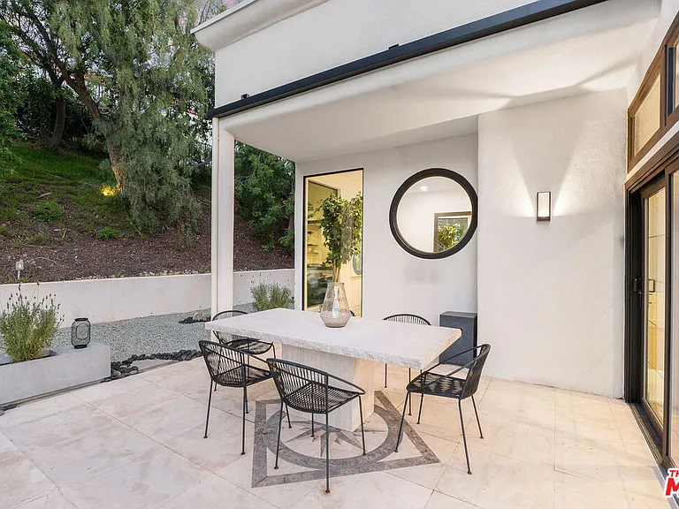 23458 W Moon Shadows Dr — Photo 58
