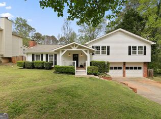 1068 Gwens Trl SW, Lilburn, GA 30047