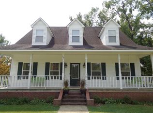 137 Susan Dr, Columbus, MS 39702