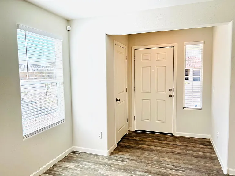 2083 E Velvet Pl — Photo 16