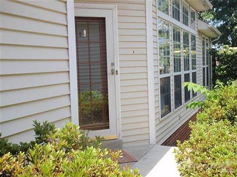 3rd image of 1302 Equestrian Way
