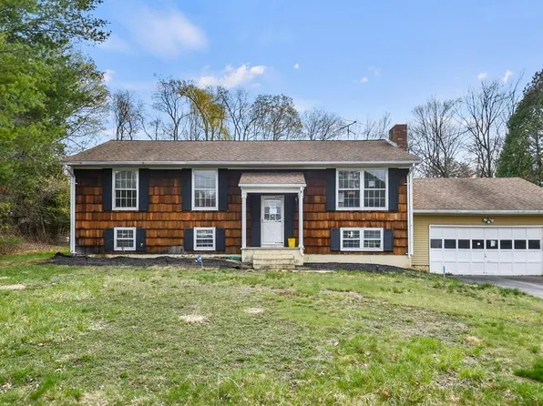 38 Broadmeadow Dr, Lunenburg, MA 01462