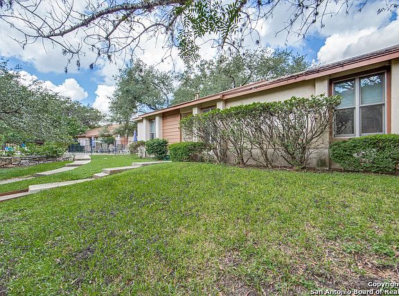 2nd image of 16309 Buena Tierra St