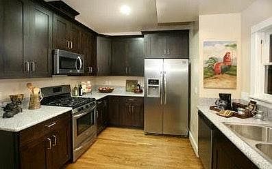 4th image of 343 W Doran St
