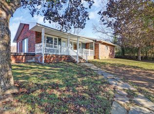 146 S Country Dr, Crossville, TN 38572