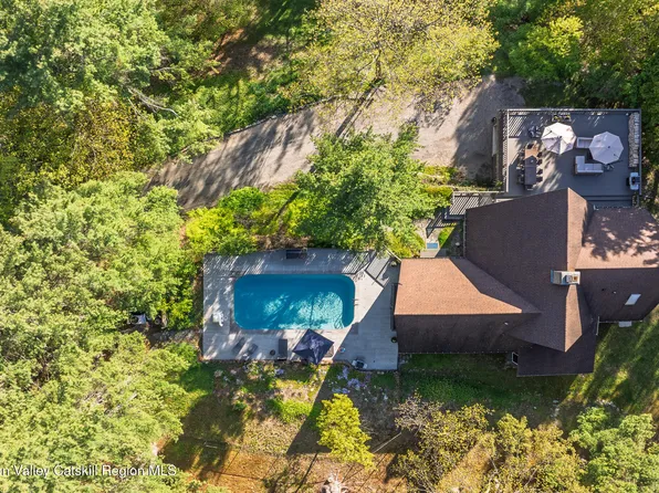 13 Conster Road, East Chatham, NY 12060