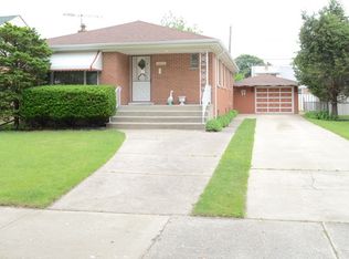 17633 Burnham Ave, Lansing, IL 60438