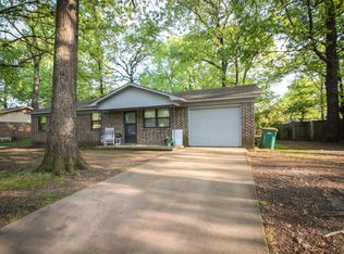 2106 E 13th St, Russellville, AR 72802