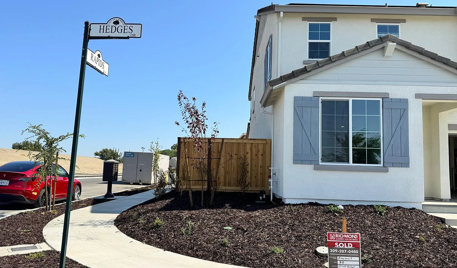 5 bed, 2630 sqft, $3,200 — Photo 3