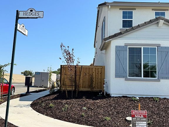 3rd image of 15414 Hedges Dr