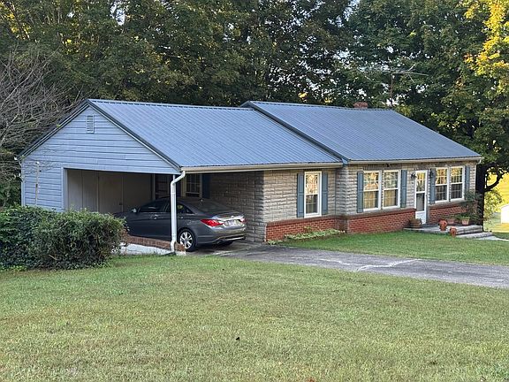 2nd image of 3125 Cherokee Dr