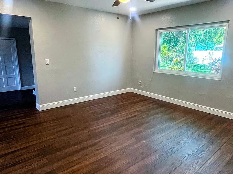 1206 N Oregon Ave — Photo 5