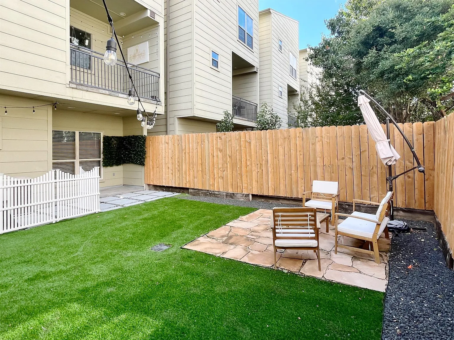 3 bed, 3.5 bath, 2481 sqft, $3,350 — Photo 3