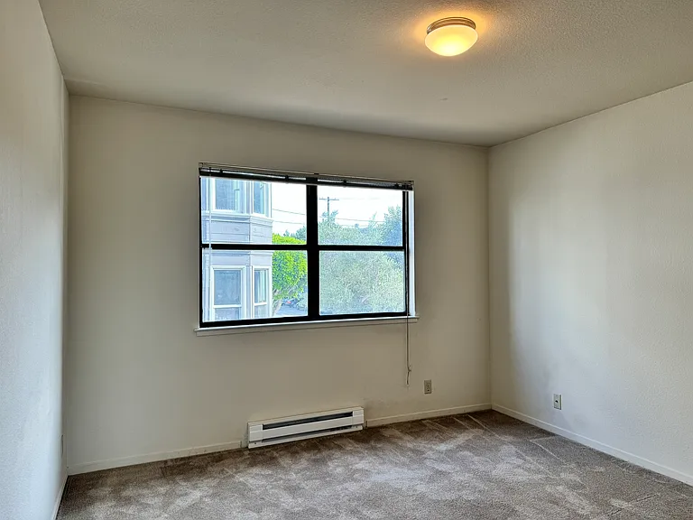 400 Baker St #104 — Photo 9