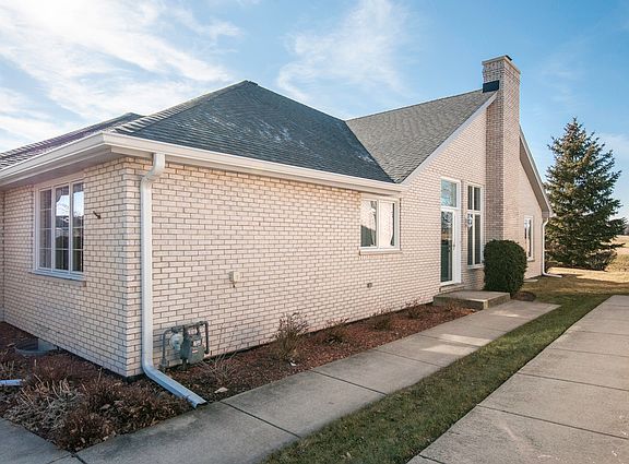 2nd image of 18136 Pheasant Lake Dr
