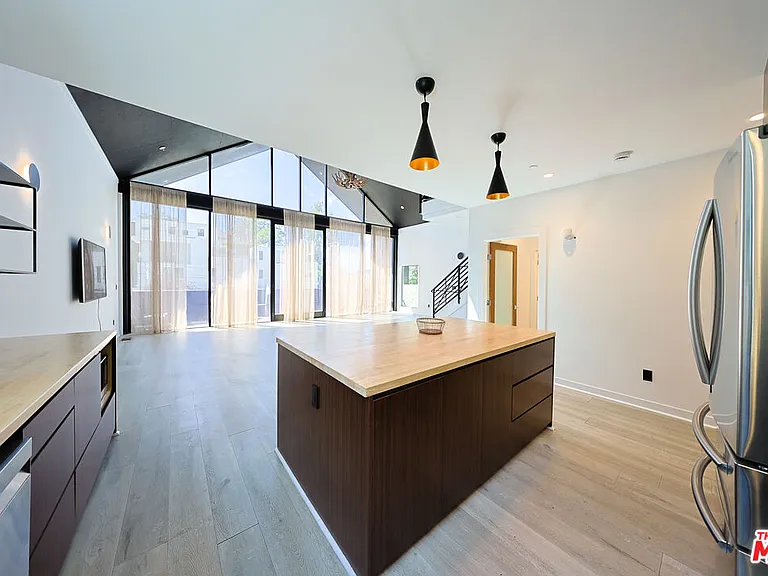 2230 Glendale Blvd — Photo 11