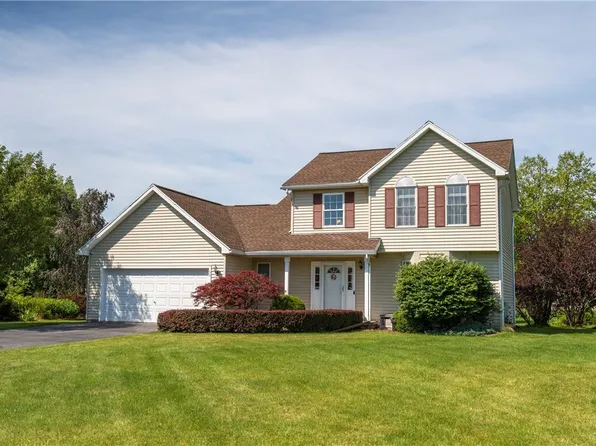 53 Gingerwood Way, West Henrietta, NY 14586