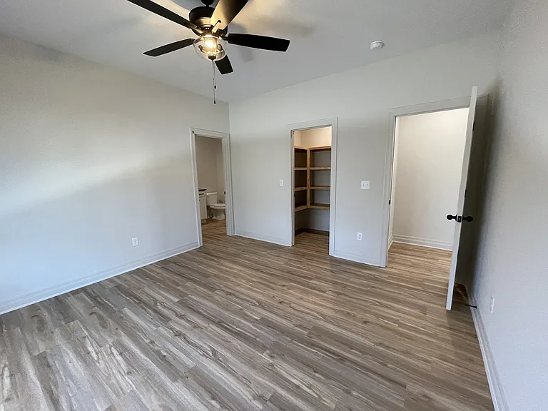 1927 E Sutton Ct — Photo 9