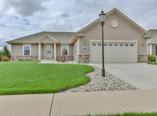 3209 Tanglewood Dr, Waukesha, WI 53189