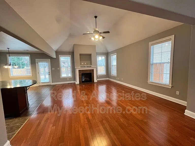 137 W Porter Run Dr — Photo 3
