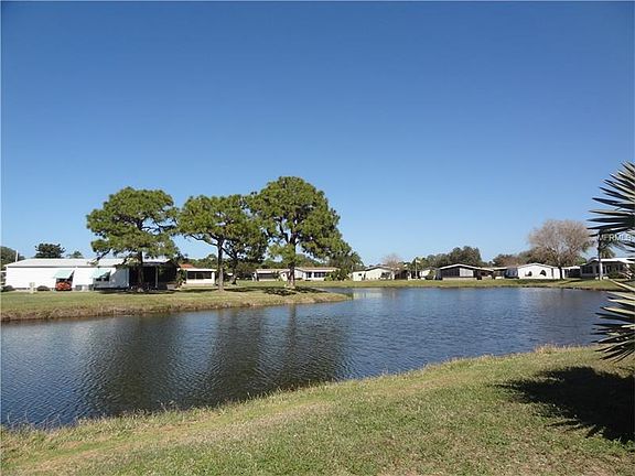 4th image of 714 Tangerine Woods Blvd