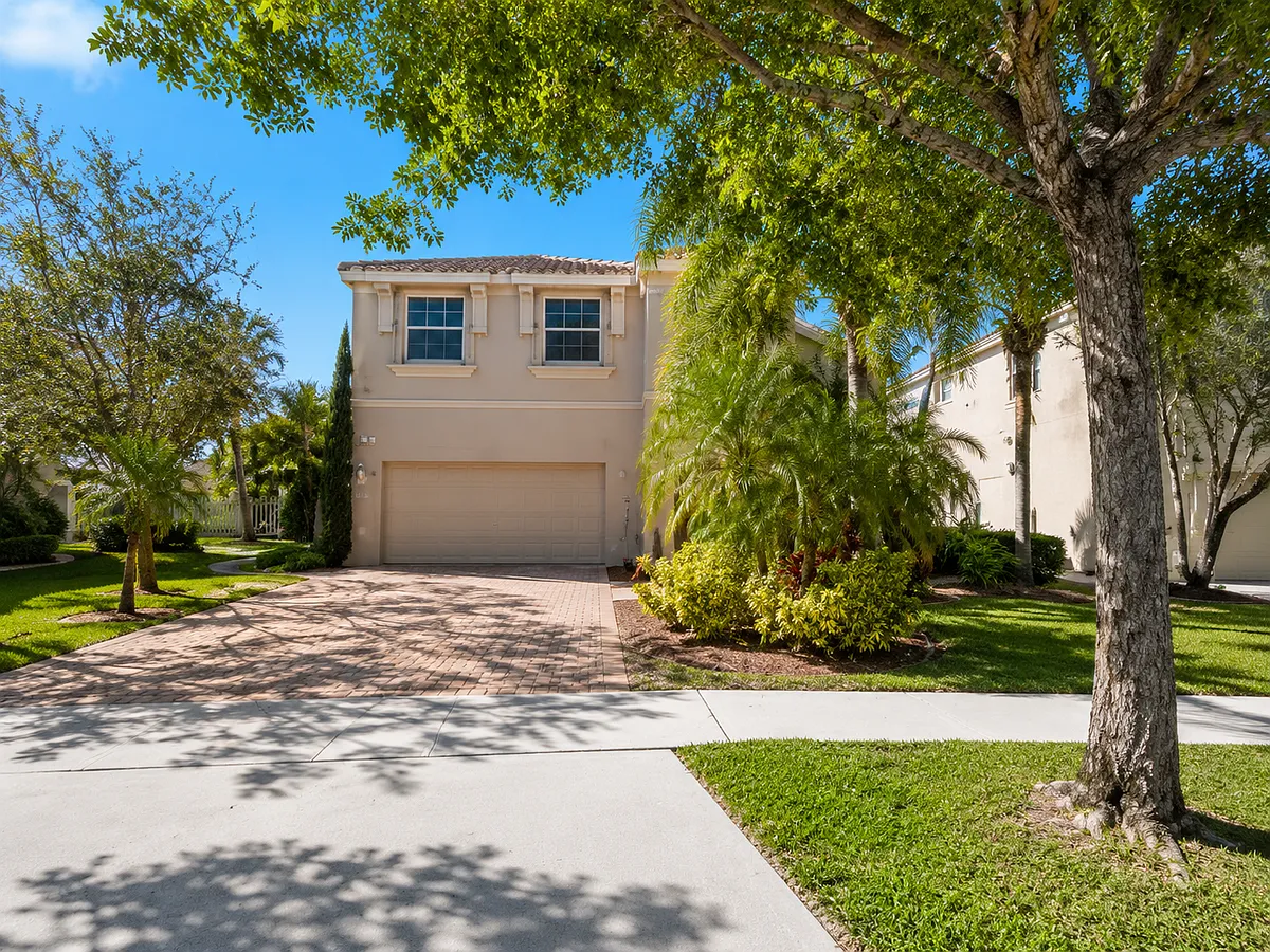 Building Photo - 5082 SW 164th Ave