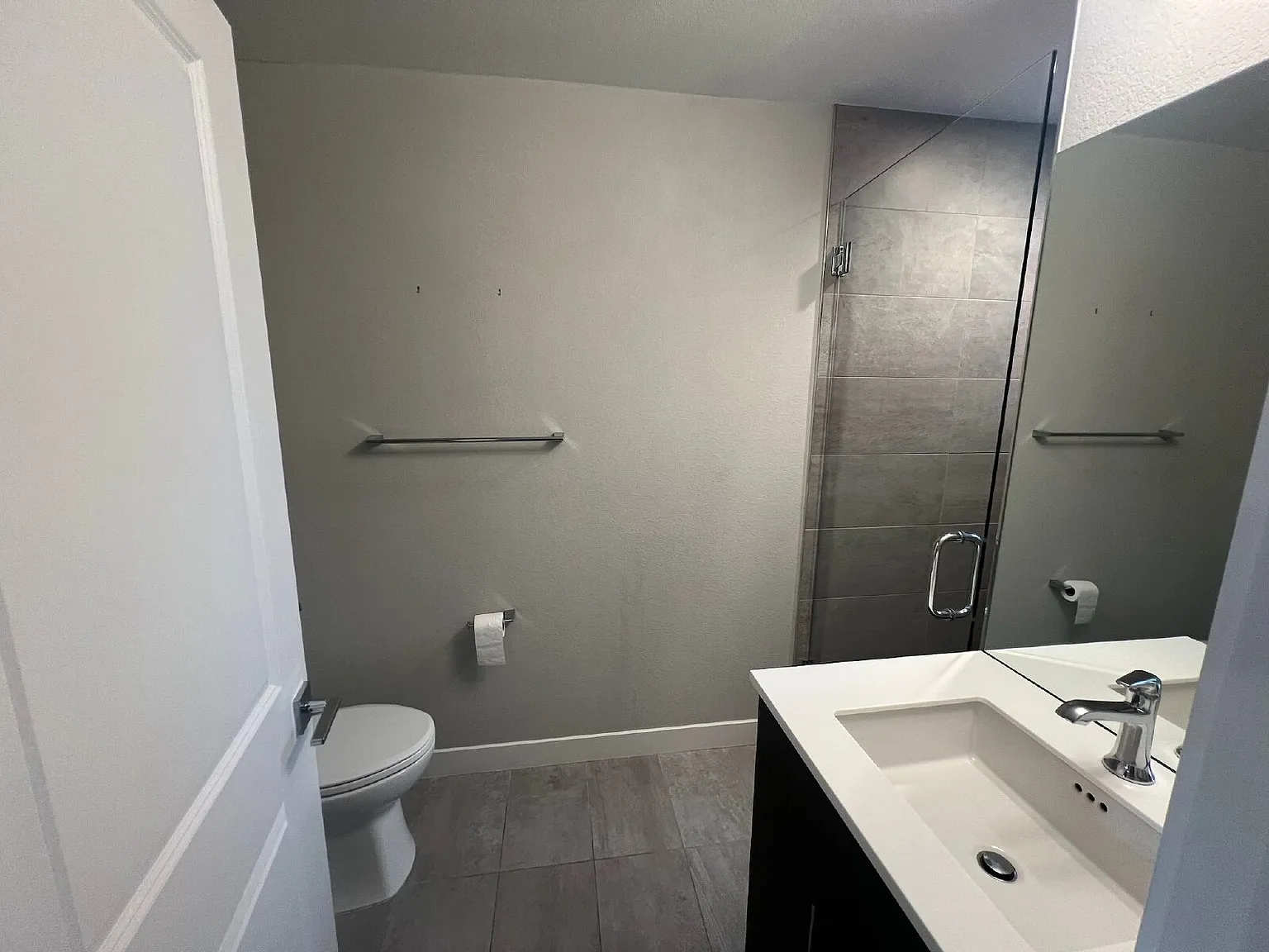 2 bed, 2.5 bath, 1070 sqft, $3,000 — Photo 3